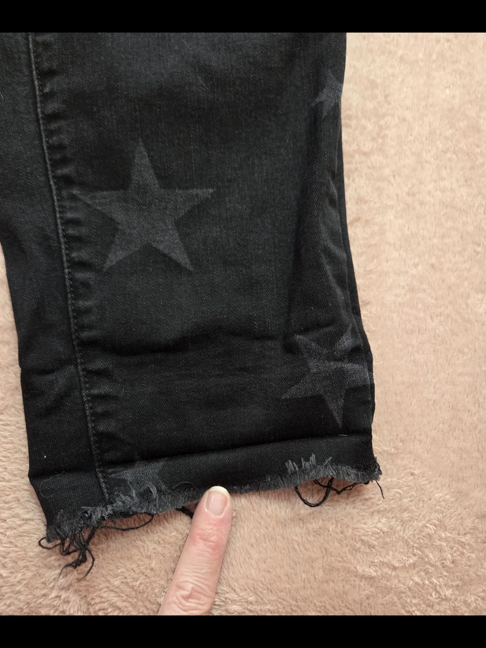 Women’s Black Star Print Capri Jeans - Picture 5 of 5
